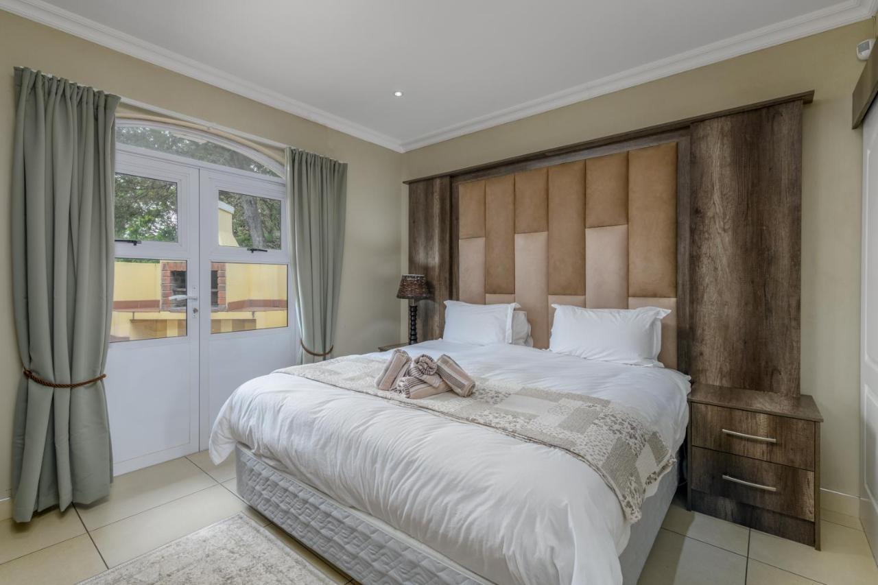 Villa Caylee Caribbean Estates - Ultra-Luxurious - Rimas Interiors Designs - Private Beachfront Escape - Premium Serviced For 8 Guests Port Edward Exteriér fotografie