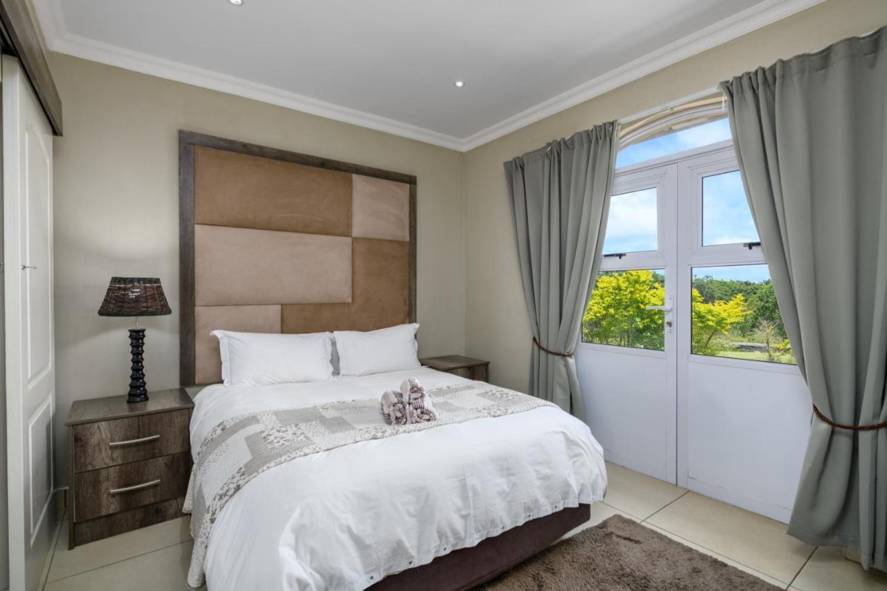 Villa Caylee Caribbean Estates - Ultra-Luxurious - Rimas Interiors Designs - Private Beachfront Escape - Premium Serviced For 8 Guests Port Edward Exteriér fotografie