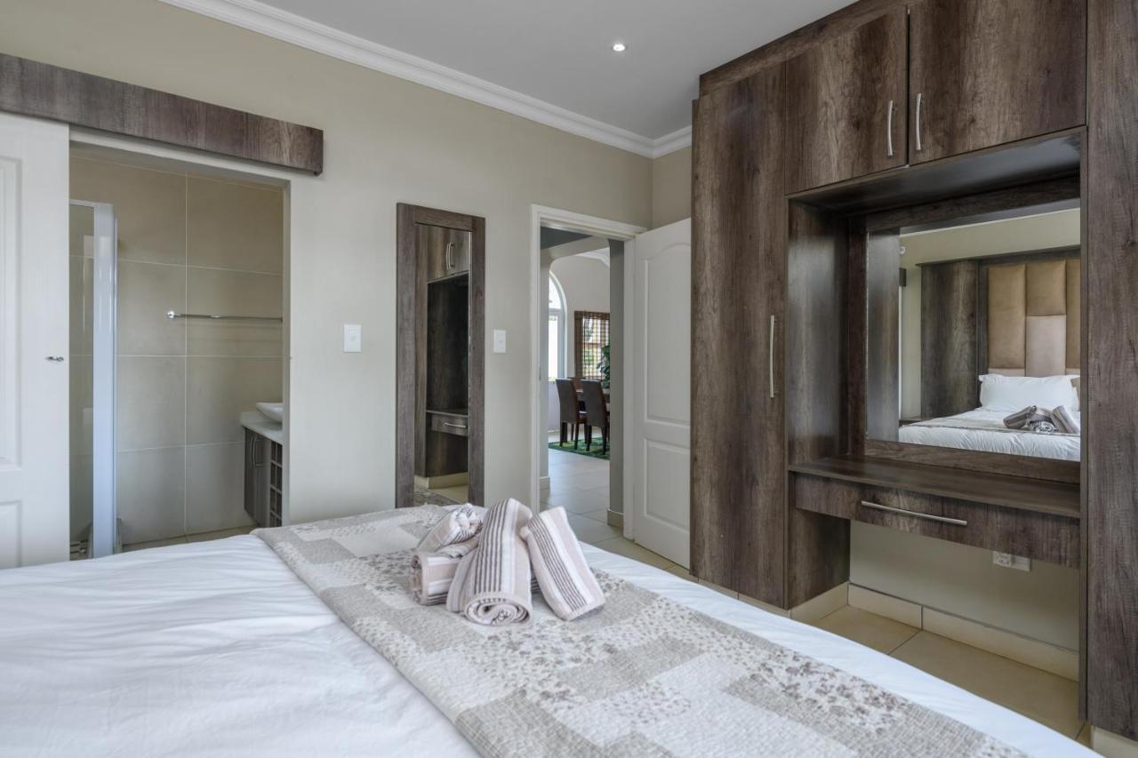 Villa Caylee Caribbean Estates - Ultra-Luxurious - Rimas Interiors Designs - Private Beachfront Escape - Premium Serviced For 8 Guests Port Edward Exteriér fotografie